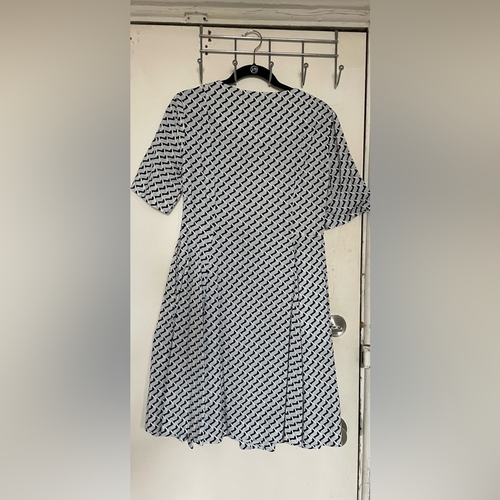 COS Chevron Patterned Structured Dress - Picture 10 of 11